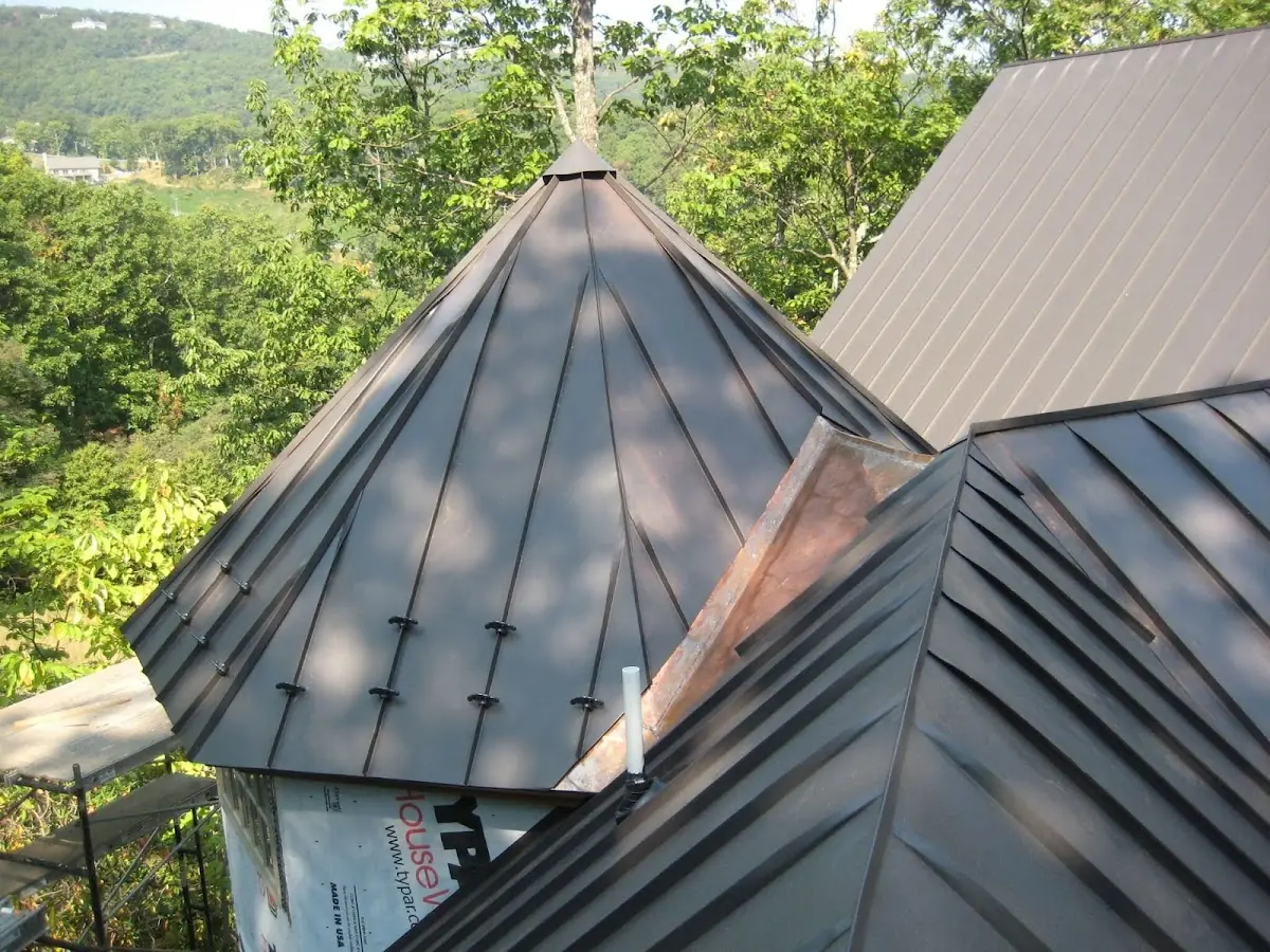Professional Shingle Replacement & Repair by Craftsman Roofing in Greenfield